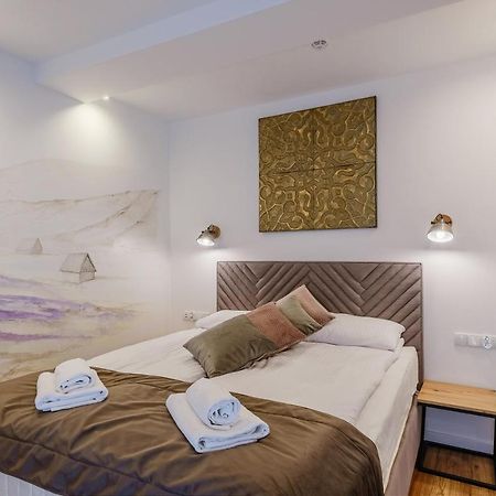 Rezydencja Ornak 5 - Stylowe Apartamenty Z Balkonami I Jacuzzi, 5 Min Pieszo Do Krupowek, Izby Podhalanskie Закопане Экстерьер фото