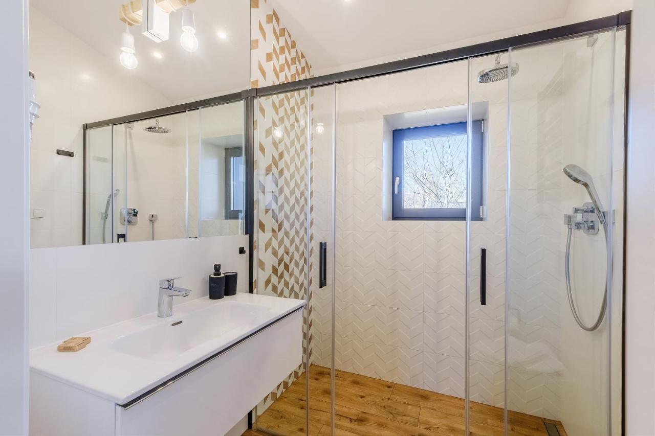 Rezydencja Ornak 5 - Stylowe Apartamenty Z Balkonami I Jacuzzi, 5 Min Pieszo Do Krupowek, Izby Podhalanskie Закопане Экстерьер фото