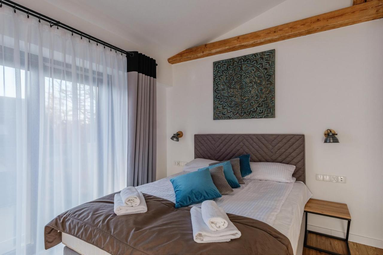 Rezydencja Ornak 5 - Stylowe Apartamenty Z Balkonami I Jacuzzi, 5 Min Pieszo Do Krupowek, Izby Podhalanskie Закопане Экстерьер фото